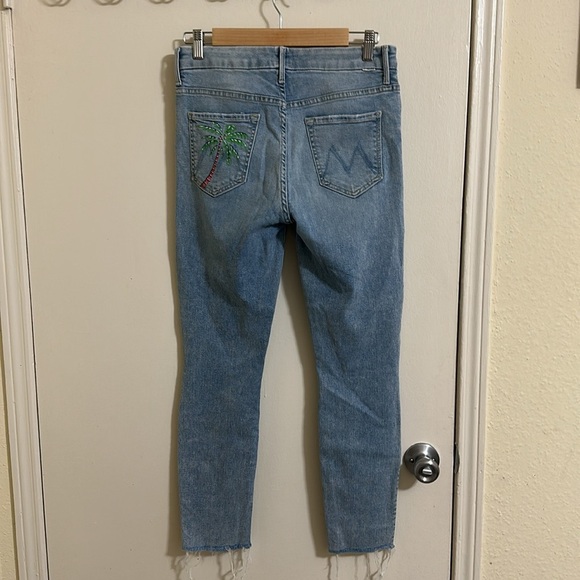 EUC Mother - High Waisted Looker Ankle Fray Drinking By The Pool size 29 - Picture 8 of 10